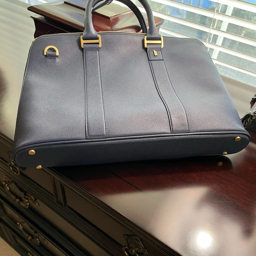 NWOT Hartmann since1877creates luxurious leather travel bags.Navy Slim Briefcase - Picture 10 of 15